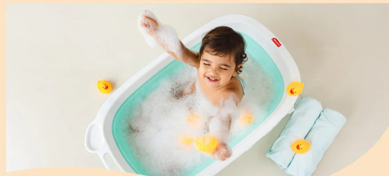Newborn Bathing Guide India: When to Use a Baby Bath Tub & Safety Tips